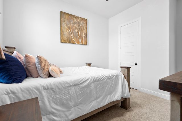 806 Summer Grove Drive, Midlothian, TX 76065