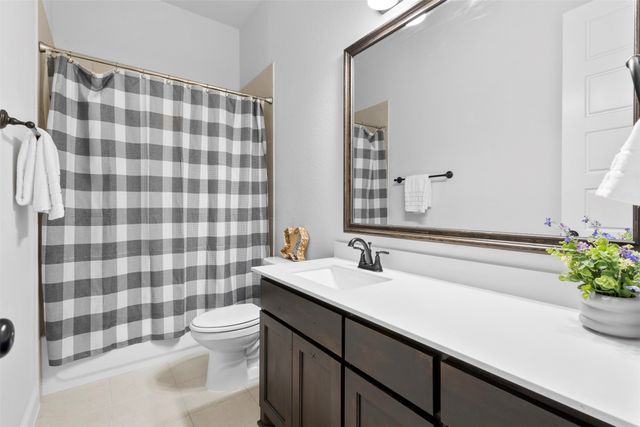 806 Summer Grove Drive, Midlothian, TX 76065