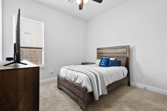 806 Summer Grove Drive, Midlothian, TX 76065