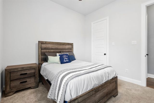 806 Summer Grove Drive, Midlothian, TX 76065