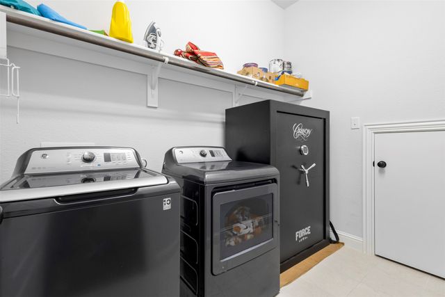 806 Summer Grove Drive, Midlothian, TX 76065