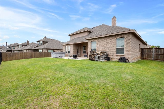 806 Summer Grove Drive, Midlothian, TX 76065