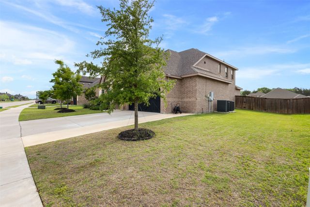 806 Summer Grove Drive, Midlothian, TX 76065