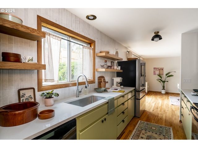 6420 CALDWELL Rd, Gladstone, OR 97027