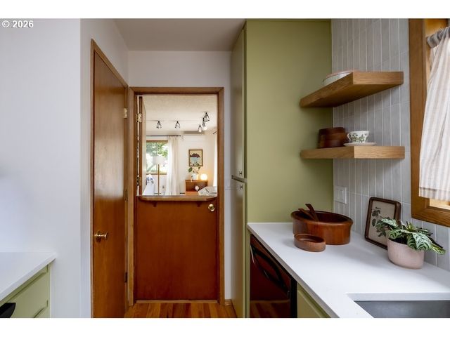 6420 CALDWELL Rd, Gladstone, OR 97027