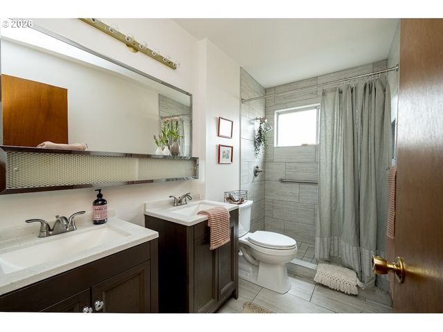 6420 CALDWELL Rd, Gladstone, OR 97027