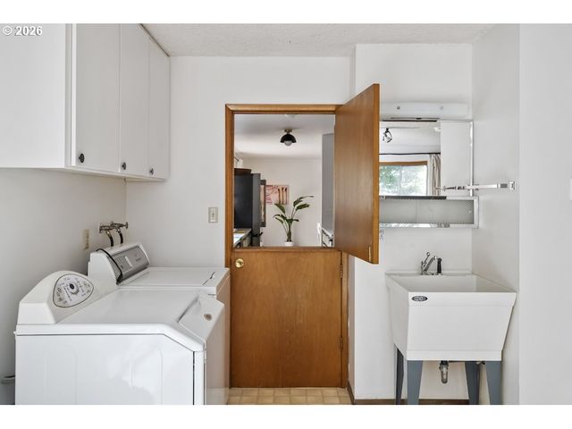 6420 CALDWELL Rd, Gladstone, OR 97027