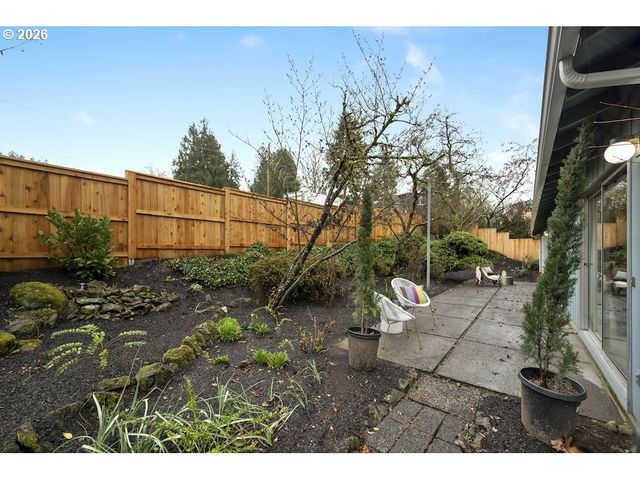 6420 CALDWELL Rd, Gladstone, OR 97027