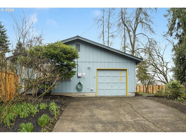6420 CALDWELL Rd, Gladstone, OR 97027
