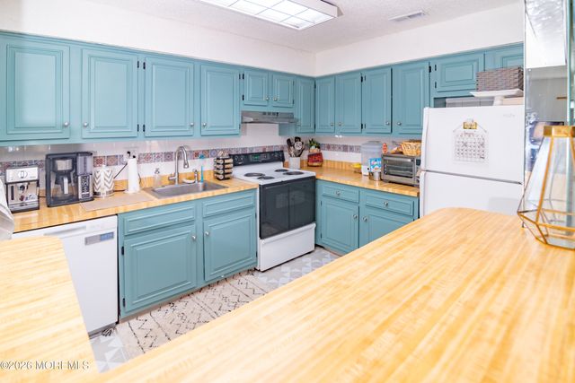 48 Northrup Drive 196, Brick, NJ 08724