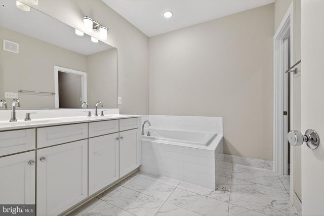 1308 S QUINN ST, Arlington, VA 22204