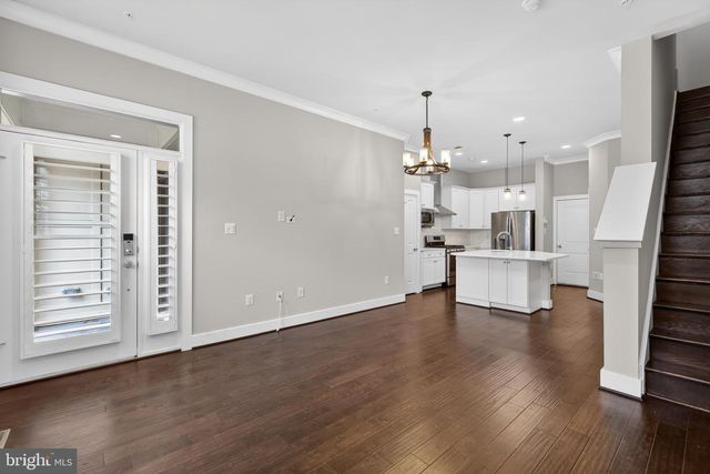 1308 S QUINN ST, Arlington, VA 22204