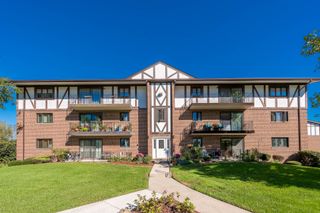 11018 Theresa Circle 2D, Palos Hills, IL 60465