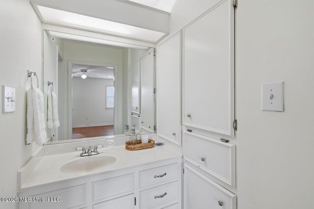 8 Greenwing Court, Jackson, MS 39211