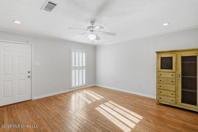 8 Greenwing Court, Jackson, MS 39211