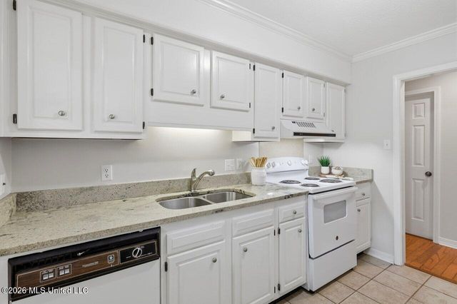 8 Greenwing Court, Jackson, MS 39211