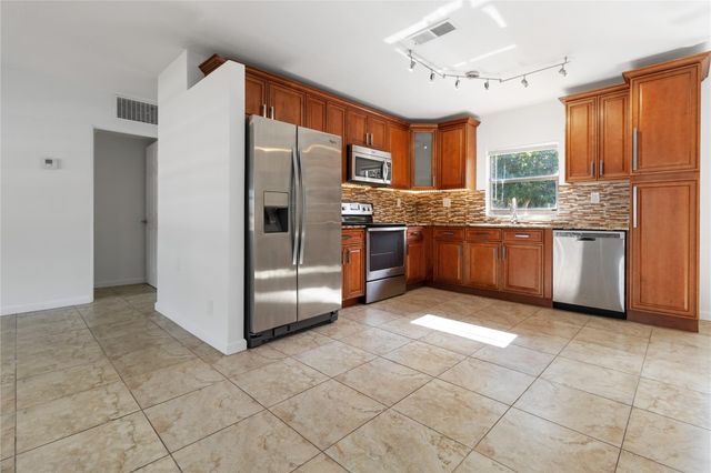 500 NE 61st Ct, Fort Lauderdale, FL 33334