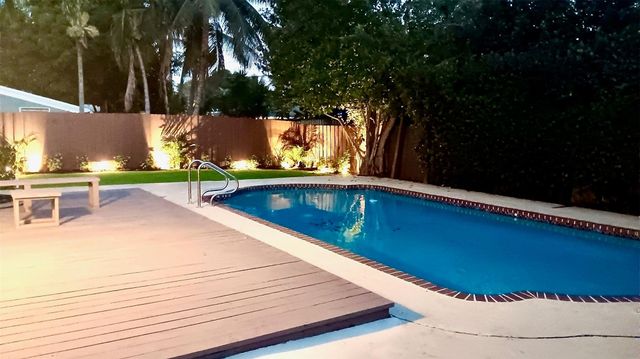 500 NE 61st Ct, Fort Lauderdale, FL 33334