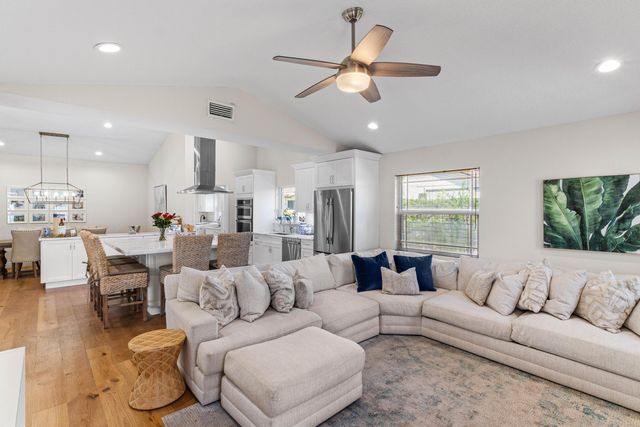 3830 NW 25th Way, Boca Raton, FL 33434