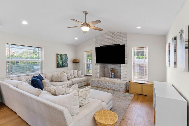 3830 NW 25th Way, Boca Raton, FL 33434