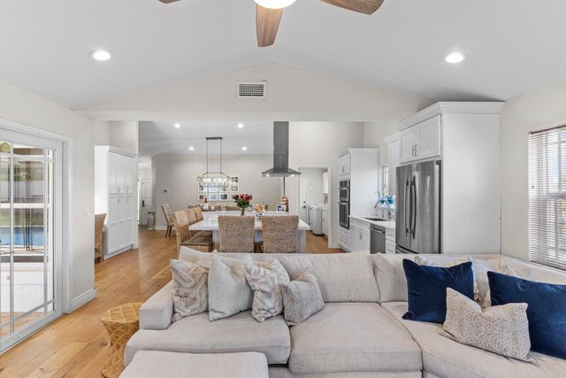 3830 NW 25th Way, Boca Raton, FL 33434