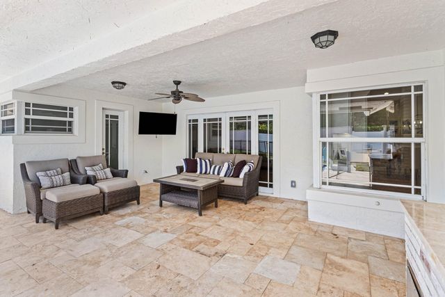 3830 NW 25th Way, Boca Raton, FL 33434