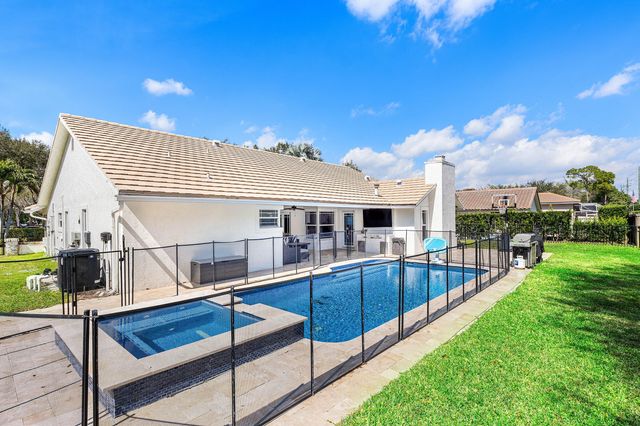 3830 NW 25th Way, Boca Raton, FL 33434