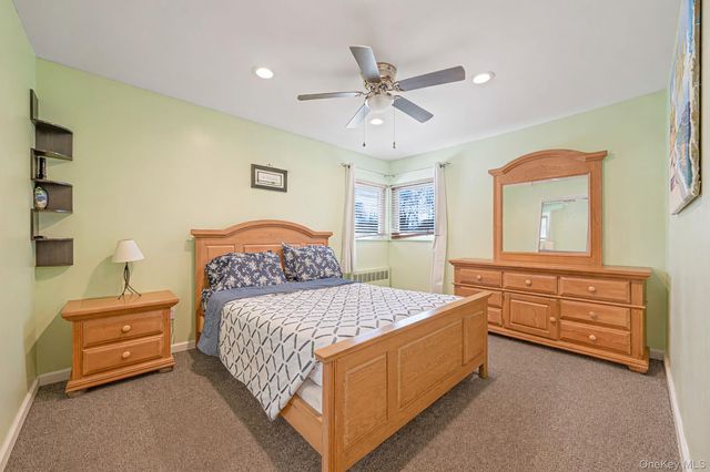 7 Gedney Avenue, Smithtown, NY 11787