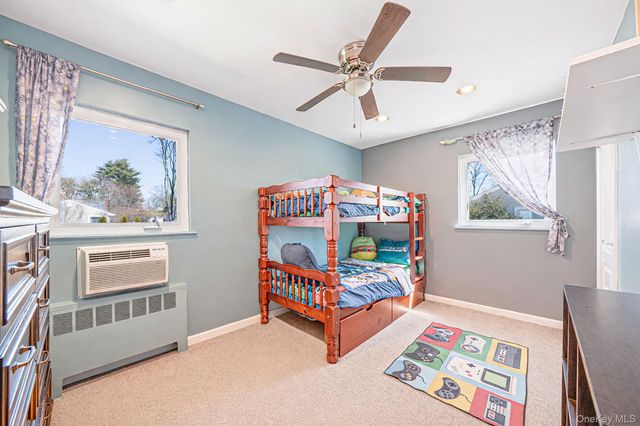 7 Gedney Avenue, Smithtown, NY 11787