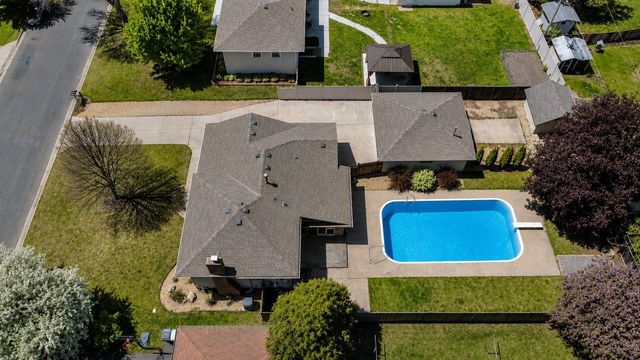 2841 115th Lane NW, Coon Rapids, MN 55433