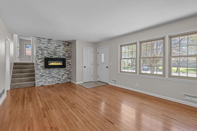 2841 115th Lane NW, Coon Rapids, MN 55433