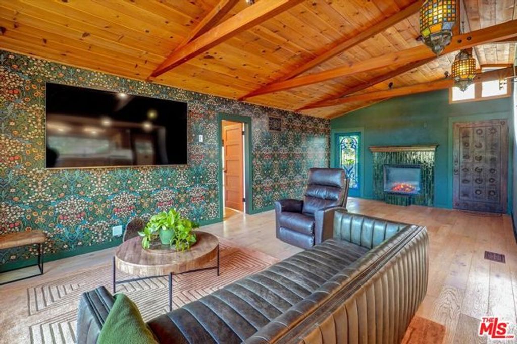 19643 Valley View Dr, Topanga (los Angeles), CA 90290