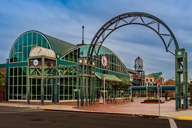 311 Oak Street PH4, Oakland, CA 94607