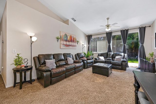1613 Blanchard Dr, Roseville, CA 95747