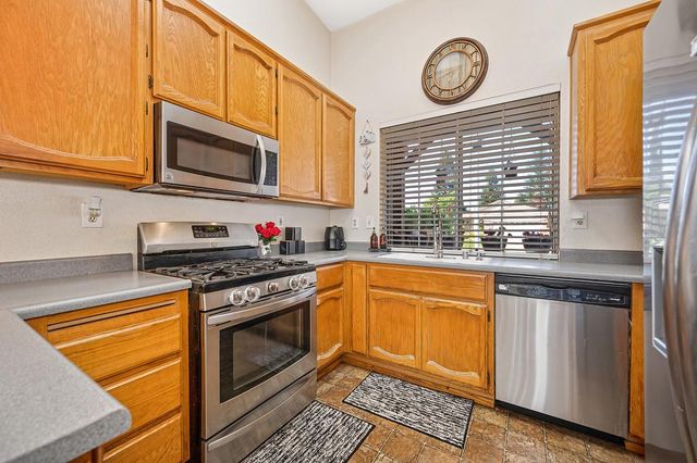 1613 Blanchard Dr, Roseville, CA 95747