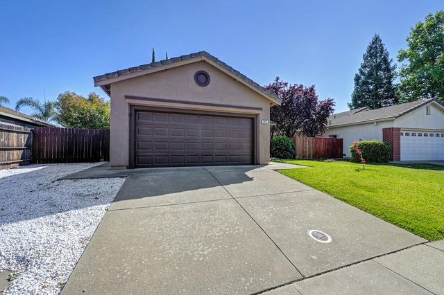 1613 Blanchard Dr, Roseville, CA 95747