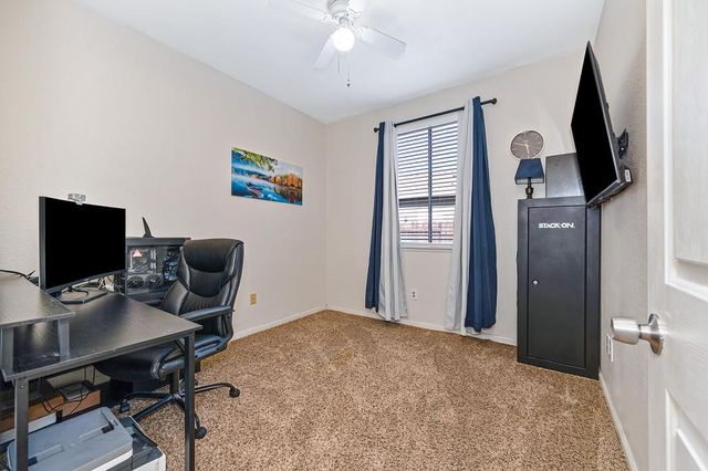 1613 Blanchard Dr, Roseville, CA 95747