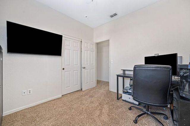 1613 Blanchard Dr, Roseville, CA 95747