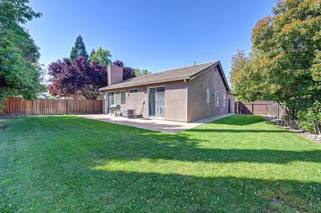 1613 Blanchard Dr, Roseville, CA 95747