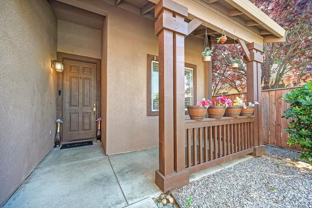 1613 Blanchard Dr, Roseville, CA 95747