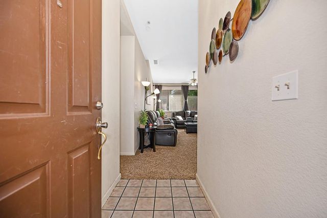 1613 Blanchard Dr, Roseville, CA 95747