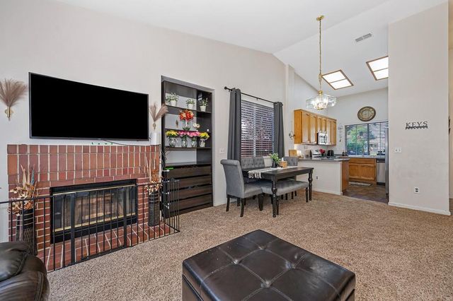 1613 Blanchard Dr, Roseville, CA 95747