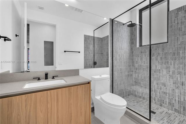 91 NW 27th St 203, Miami, FL 33127