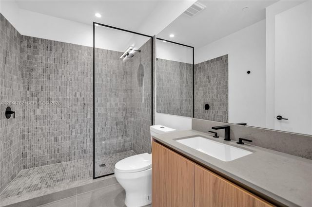 91 NW 27th St 203, Miami, FL 33127