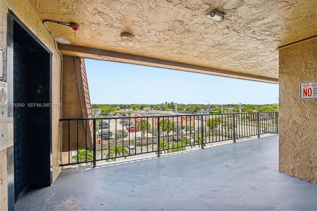 6575 W 4th Avenue 507, Hialeah, FL 33012