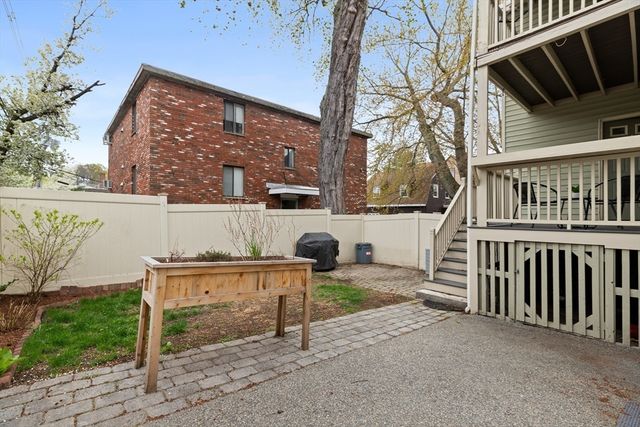 49 Princeton St 1, Somerville, MA 02144