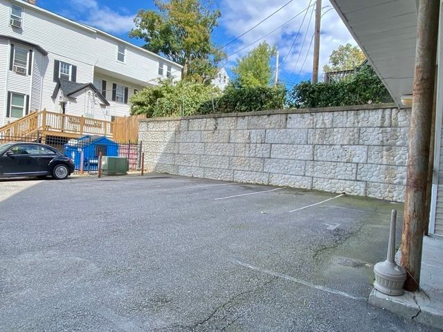 257 Pleasant St 4, Worcester, MA 01609