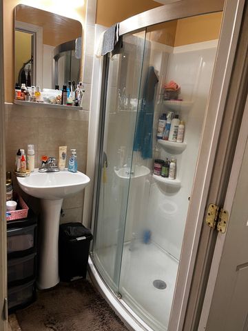 257 Pleasant St 4, Worcester, MA 01609
