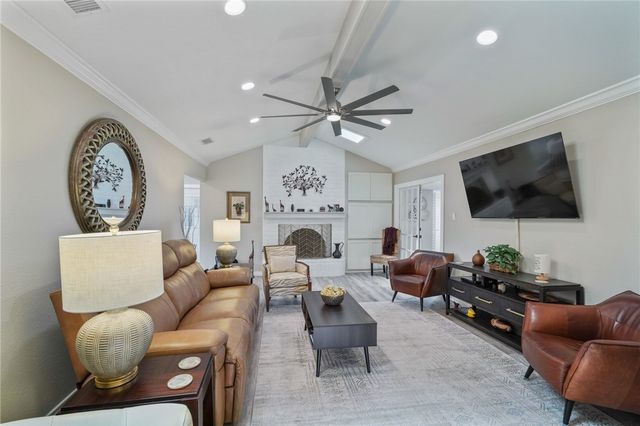 933 Egyptian Dr, Corpus Christi, TX 78412