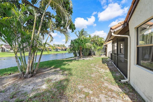 31 Columbia Court, Deerfield Beach, FL 33442